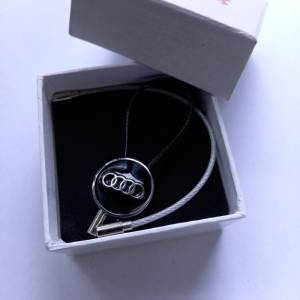 Луксозен ключодържател в кутия ауди